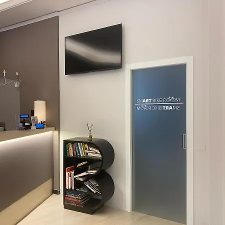 Smart Bartolini Отель