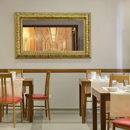 Отель Smart Bartolini 3*